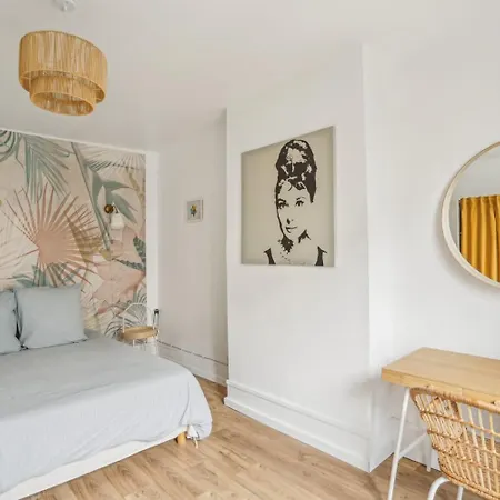 Apartment Beautiful 10 Minutes Walk From The Eiffel Tower
