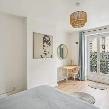 Beautiful 10 Minutes Walk From The Eiffel Tower Appartamento *